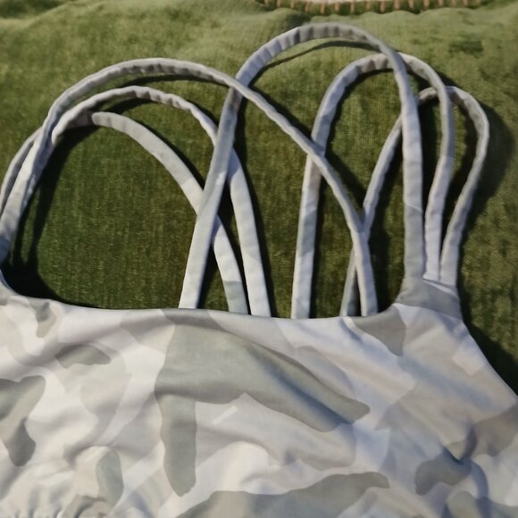 Women's GapFit Low Impact Camo Print Sports Bra SZ XS - Picture 2 of 5